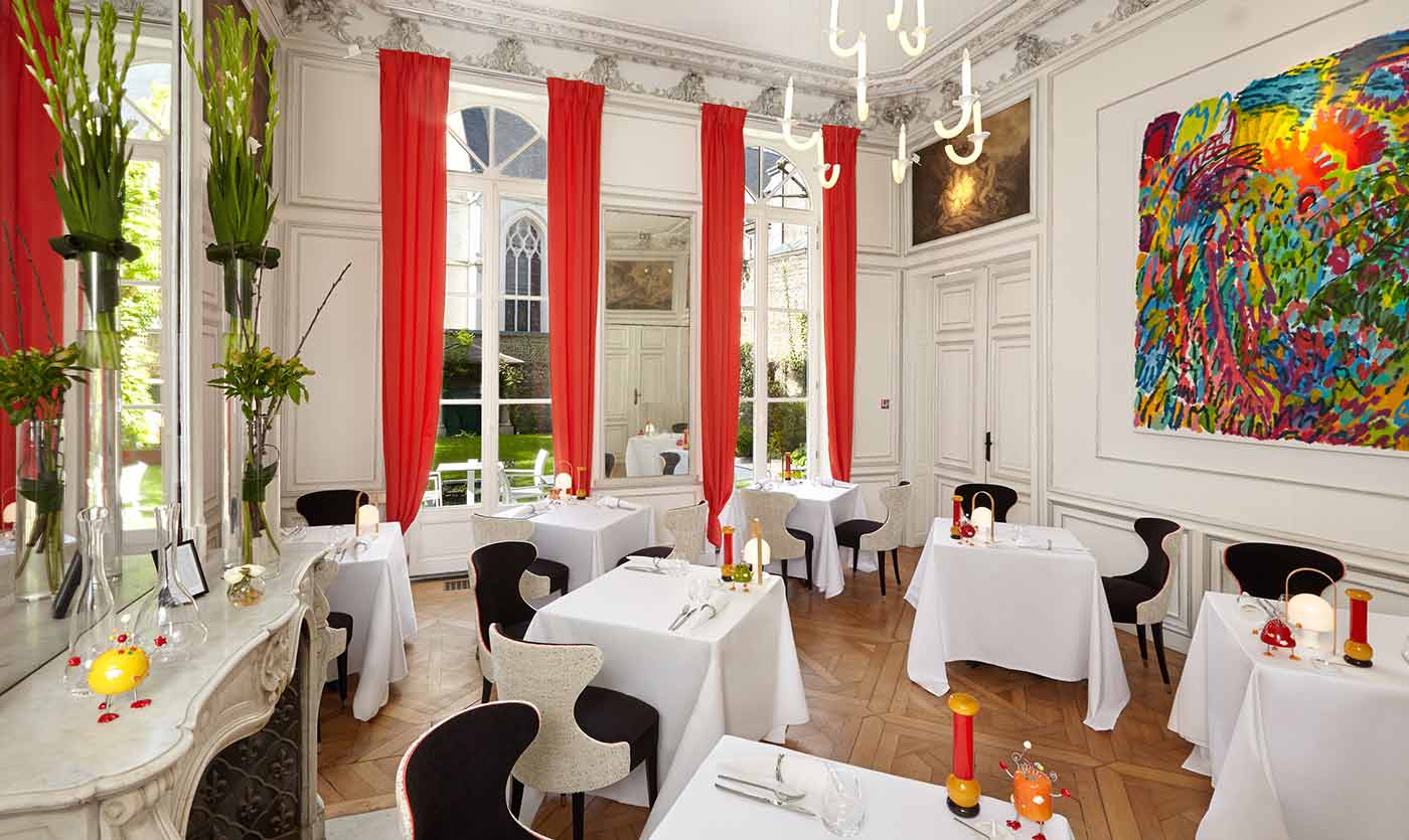 Mobilier du restaurant gastronomique de l'hôtel Clarance à Lille